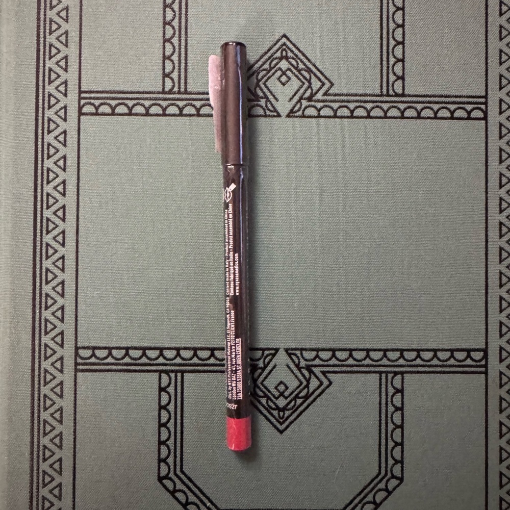 NYX Matte Lip Liner Pencil Suede Matte Peach Life's A Beach SMLL02 Sealed NEW - Picture 4 of 4